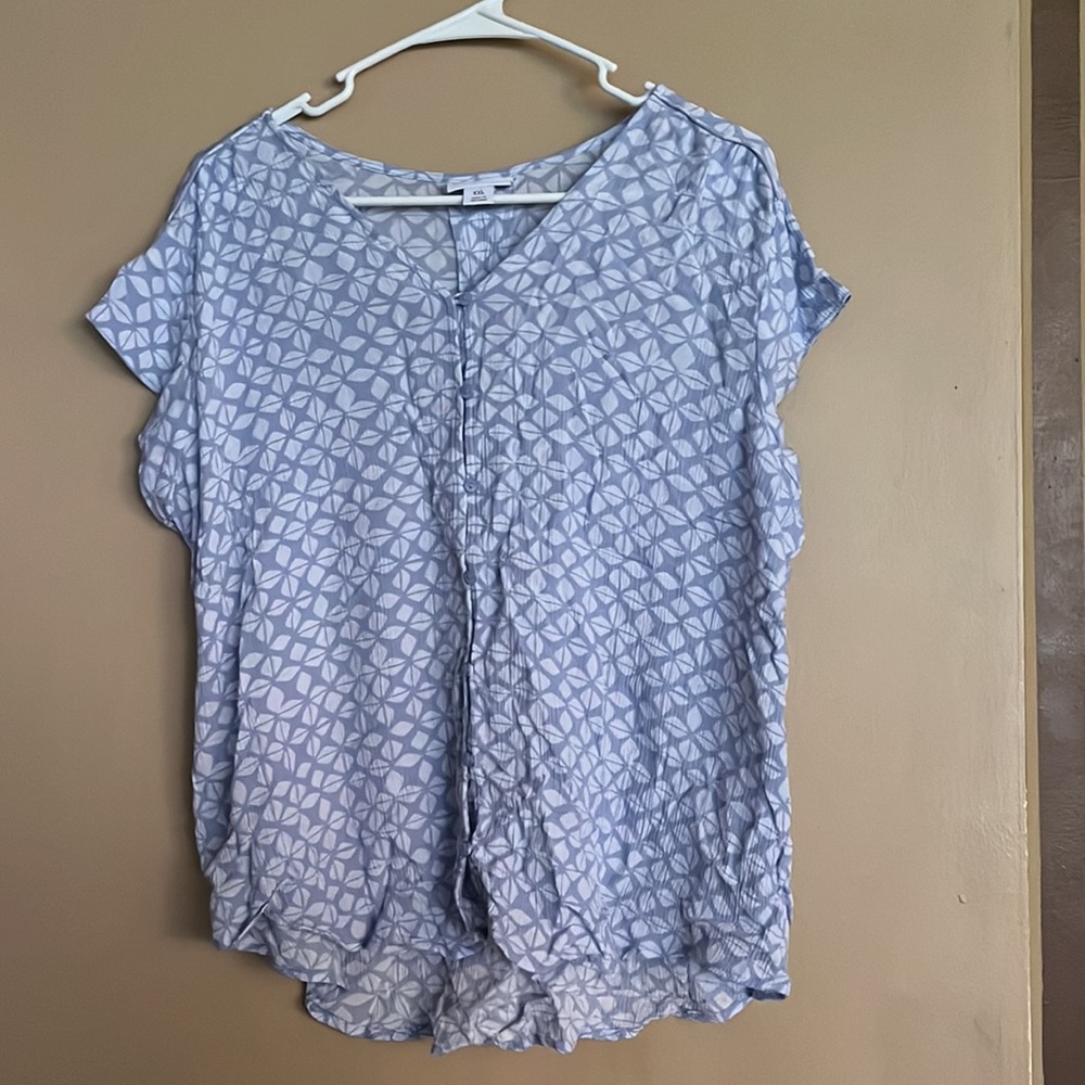 (Liz Claiborne) Pretty Bluish Purple and White Shirt (Size XXL)